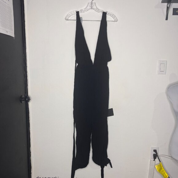 NWT Lulus Lolinda Black Convertible Halter Jumpsuit Sz S - Picture 3 of 13